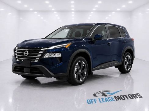 Used 2026 Nissan Rogue SV w/ Cold Weather Package AWD/4WD image 1