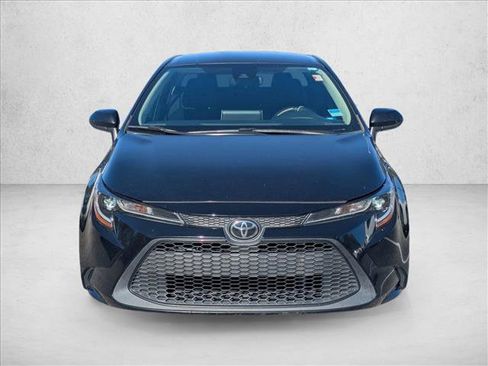 Used 2020 Toyota Corolla LE image 2