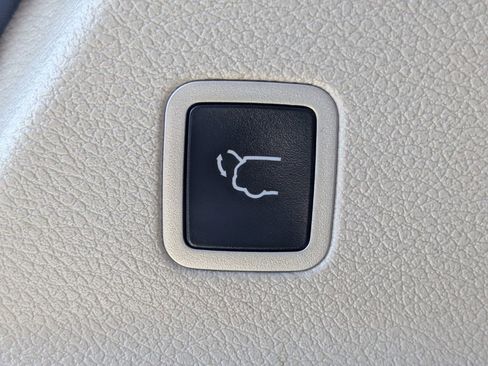 Certified 2024 Chrysler Pacifica Select image 14