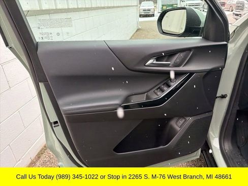 Used 2025 Chevrolet Equinox LT w/ Convenience Package II AWD/4WD image 27