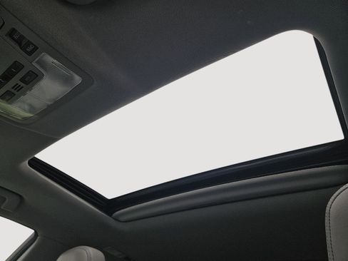 Used 2018 Toyota Highlander XLE image 22