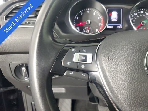 Used 2019 Volkswagen Tiguan SE w/ Panoramic Sunroof Package image 25