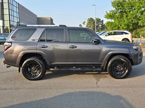 Used 2020 Toyota 4Runner SR5 Premium w/ Moonroof Package RWD image 8
