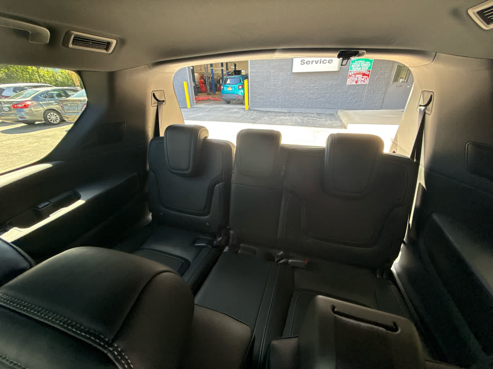Certified 2025 Nissan Armada PRO-4X AWD/4WD image 10