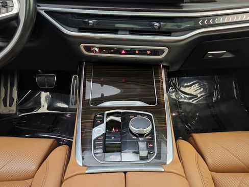 Used 2023 BMW X7 xDrive40i w/ M Sport Package AWD/4WD image 24