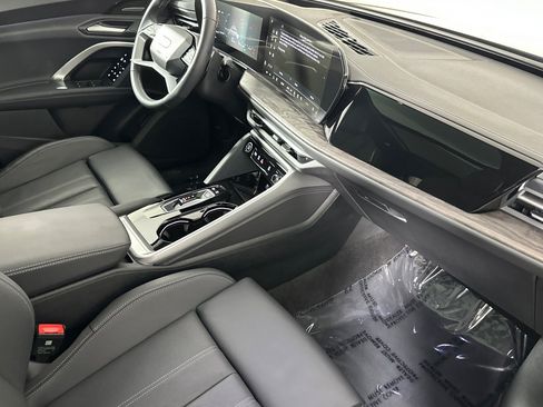 Used 2025 Audi Q5 Premium Plus w/ Premium Plus AWD/4WD image 15