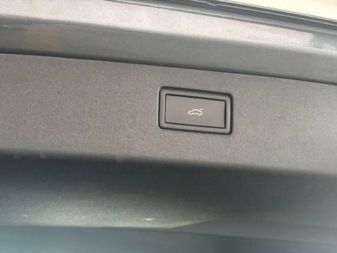 Used 2026 Volkswagen Tiguan SE FWD image 22