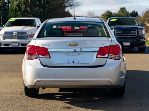 Used 2014 Chevrolet Cruze LT image 10