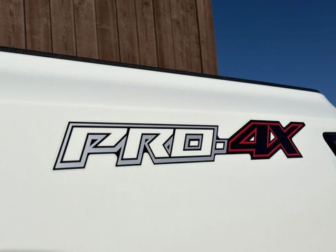 Used 2025 Nissan Frontier PRO-4X w/ Pro Convenience Package image 19