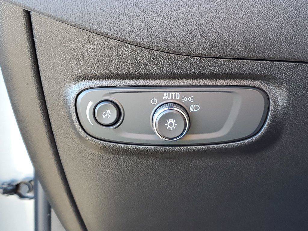 Used 2024 Chevrolet Equinox LT FWD image 8