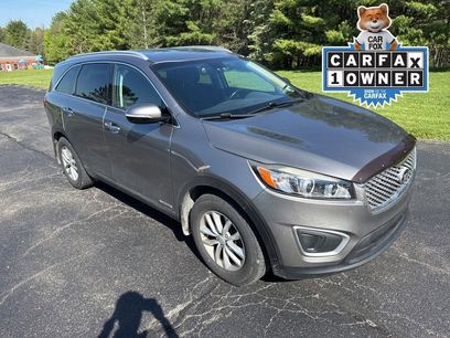 Used 2016 Kia Sorento LX w/ LX Convenience Package