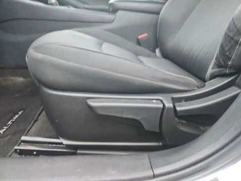 Used 2022 Nissan Altima 2.5 S FWD image 19