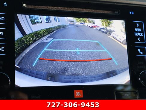Used 2017 Toyota Tacoma TRD Off-Road AWD/4WD image 4