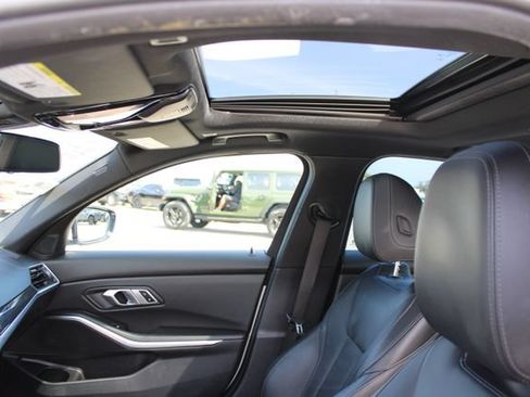 Used 2022 BMW 330e w/ Convenience Package RWD image 33