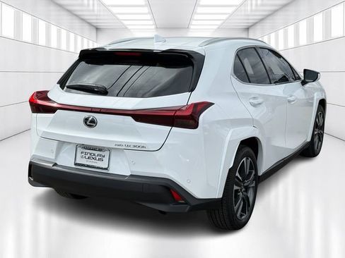 New 2026 Lexus UX 300h AWD image 5