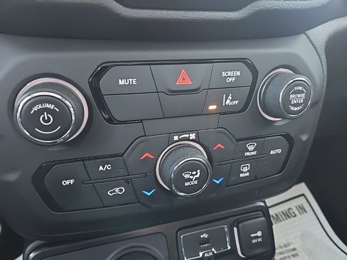 Used 2023 Jeep Renegade Trailhawk w/ Sun/Sound Group image 59