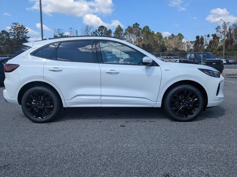 Used 2024 Ford Escape ST-Line Elite AWD/4WD image 3