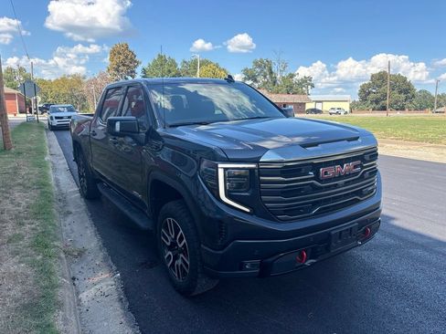 Used 2023 GMC Sierra 1500 AT4 w/ AT4 Premium Package AWD/4WD image 8
