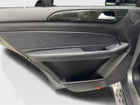 Used 2018 Mercedes-Benz GLS 450 4MATIC image 35