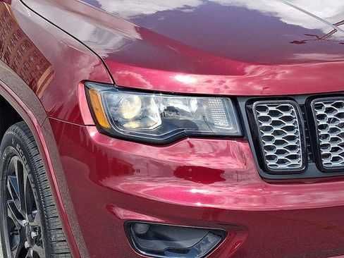 Certified 2021 Jeep Grand Cherokee Laredo X AWD/4WD image 9