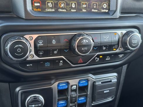 Used 2021 Jeep Wrangler Unlimited Sahara w/ Cold Weather Group image 27