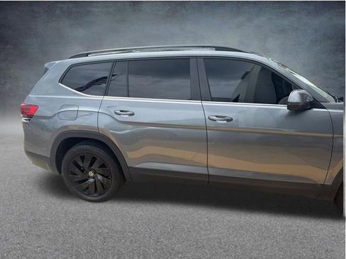 Used 2025 Volkswagen Atlas SE FWD image 6