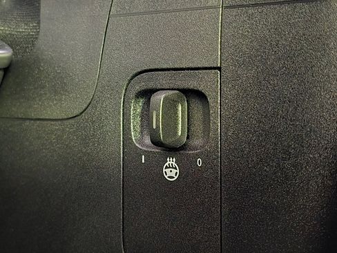 New 2025 Mercedes-Benz GLB 250 4MATIC image 18