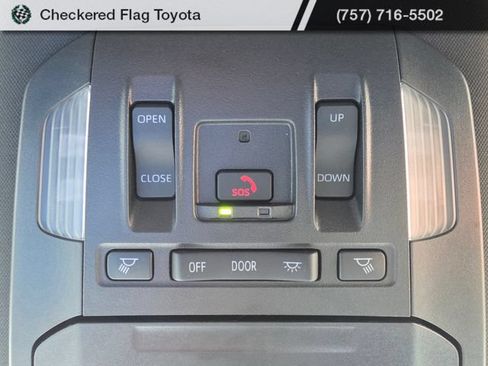Used 2024 Toyota Highlander XSE AWD/4WD image 10