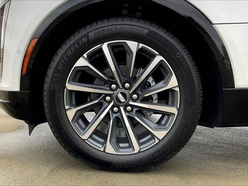 New 2025 Cadillac Lyriq Sport image 13