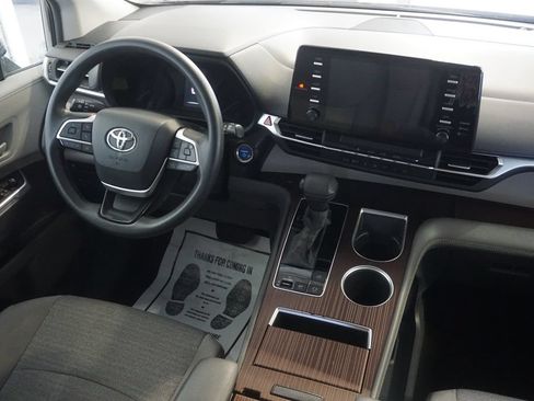 Used 2021 Toyota Sienna LE FWD image 23