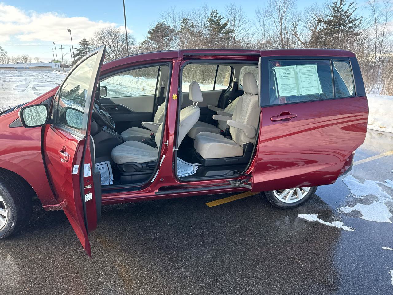 Used 2012 MAZDA MAZDA5 Sport FWD image 23