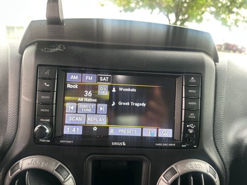 Used 2016 Jeep Wrangler Unlimited Sport w/ Connectivity Group AWD/4WD image 18