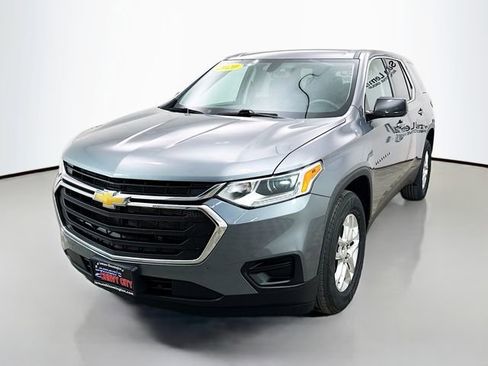 Used 2020 Chevrolet Traverse LS image 4