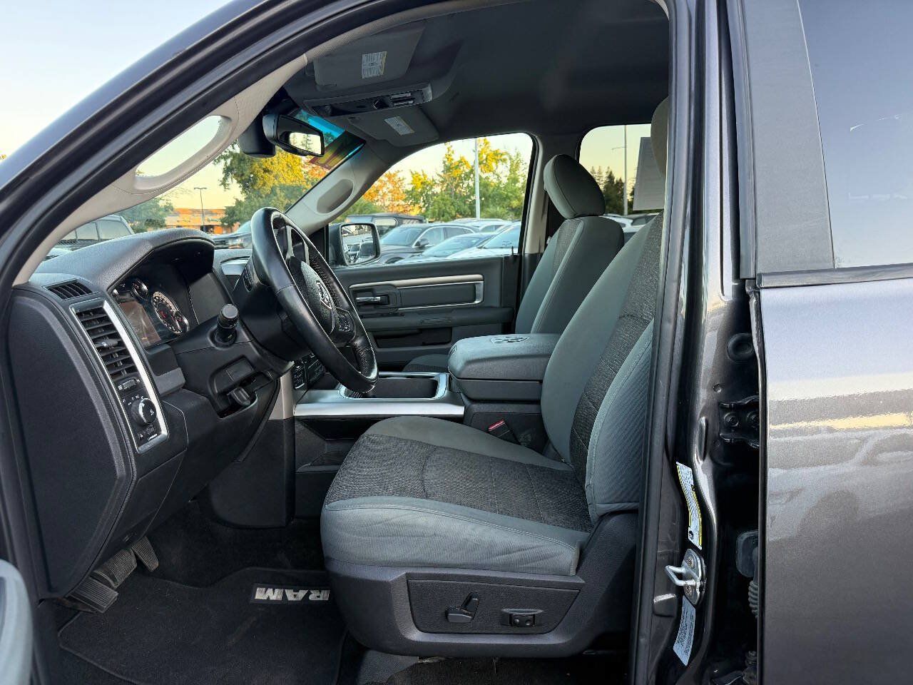 Used 2017 RAM 1500 Big Horn AWD/4WD image 10