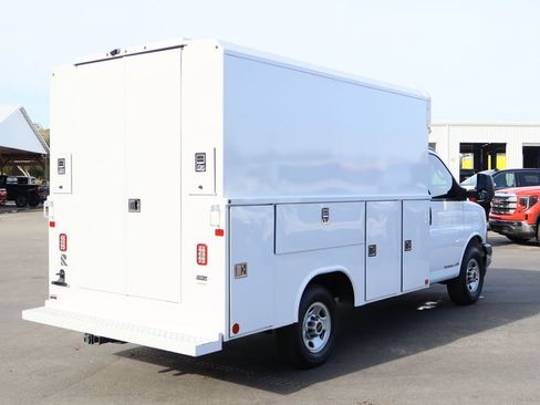 Used 2023 GMC Savana 3500 w/ Power Convenience Package image 8