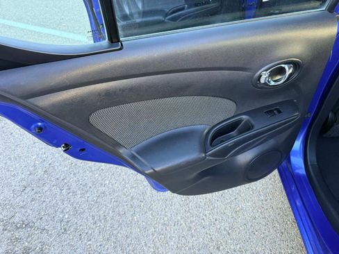 Used 2015 Nissan Versa SV image 10