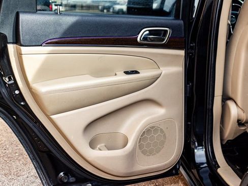 Used 2015 Jeep Grand Cherokee Limited image 23