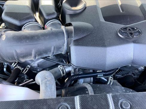 Used 2022 Toyota 4Runner Limited AWD/4WD image 33