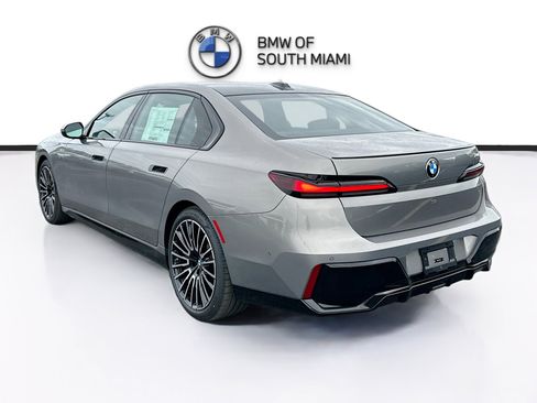 New 2026 BMW 740i w/ Premium Package RWD image 4