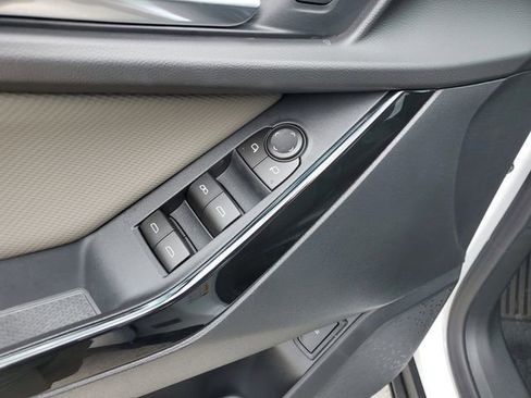 New 2026 Chevrolet Equinox LT w/ Convenience Package II FWD image 16