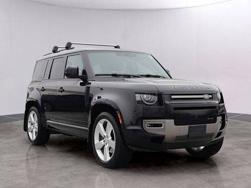 Used 2022 Land Rover Defender 110 X-Dynamic SE AWD/4WD image 3