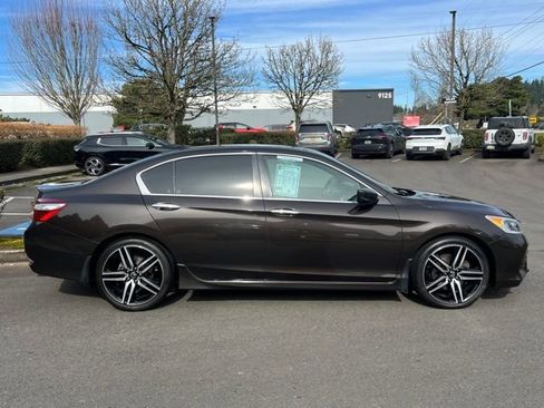 Used 2017 Honda Accord Sport Special Edition image 8