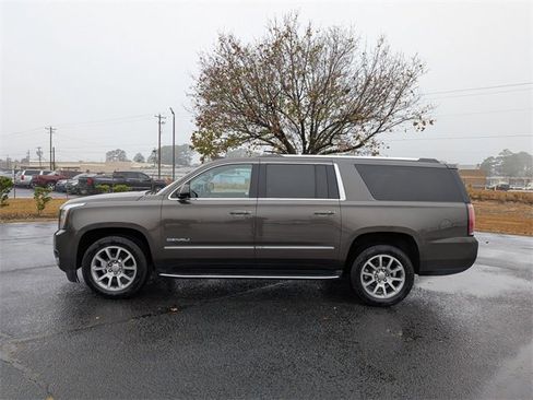 Used 2020 GMC Yukon XL Denali image 6