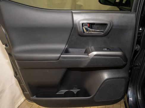 Certified 2023 Toyota Tacoma TRD Off-Road image 8