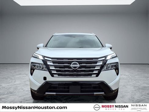 New 2026 Nissan Rogue Platinum image 3