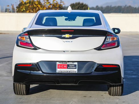 Used 2018 Chevrolet Volt LT w/ Comfort Package image 6