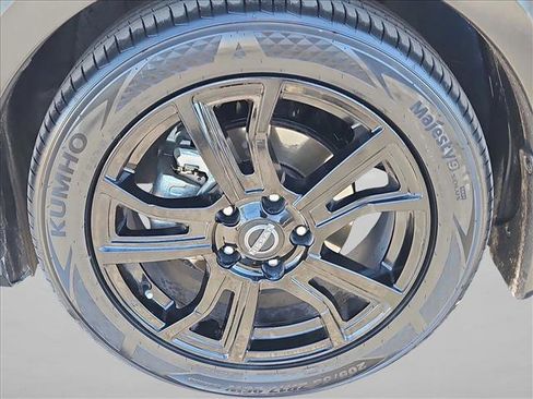 Used 2024 Nissan Kicks SR image 29