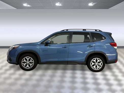 Used 2023 Subaru Forester Premium AWD/4WD image 2