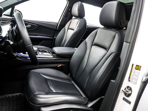 Used 2023 Audi Q7 3.0T Prestige image 18