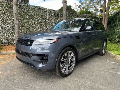 New 2025 Land Rover Range Rover Sport SE
